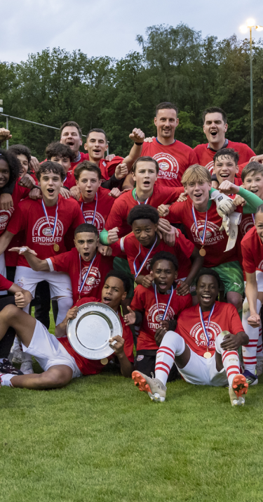 Landskampioen | PSV O14 landskampioen na overwinning op Ajax