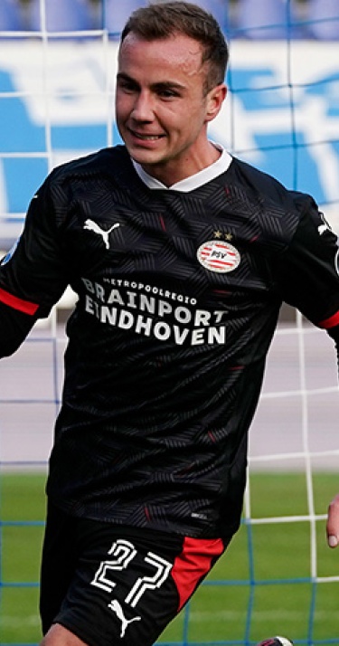 Dumfries ziet intenties, Götze blij met eerste goal