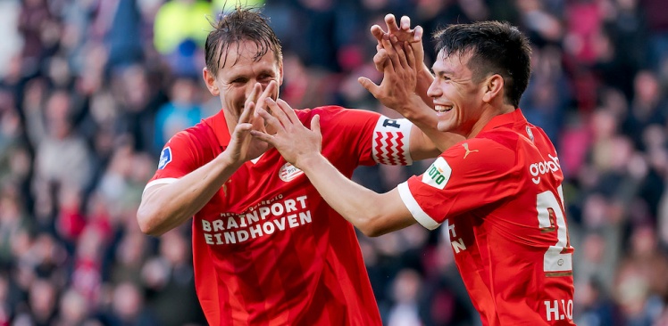 Liveblog | PSV wervelt de kleedkamer uit en walst over Ajax heen 