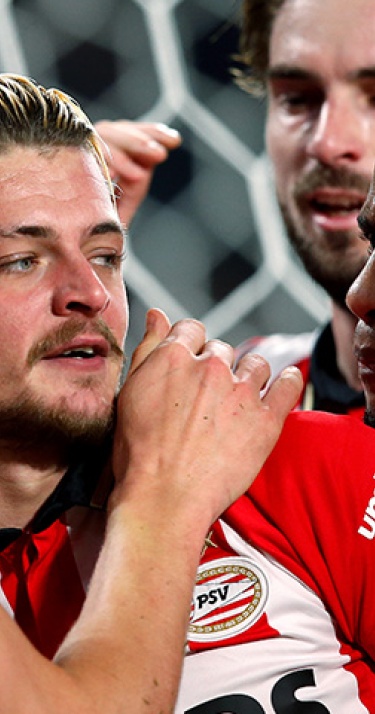 PSV verslaat PEC Zwolle dankzij Lestienne