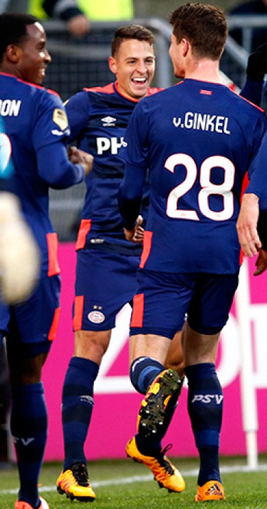 PSV wint in Utrecht en blijft koploper