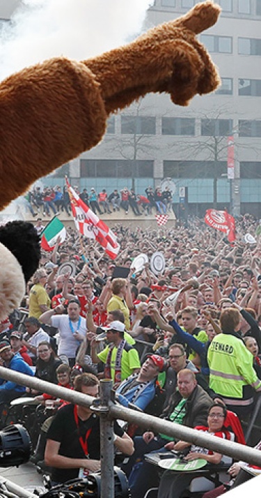 Kijk hier naar alle avonturen van Phoxy