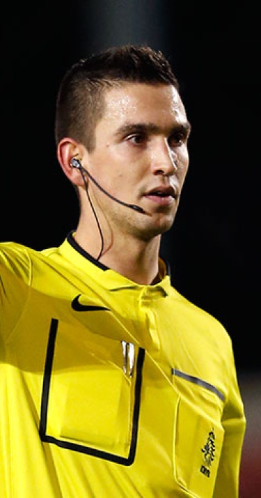 Scheidsrechter Berben fluit RKC - Jong PSV