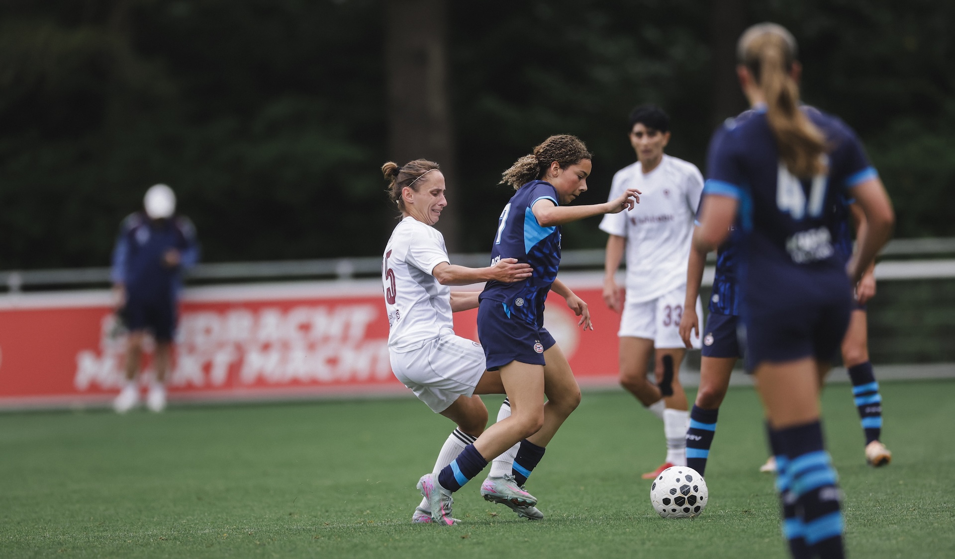 Nieuws | Nieuwkomers en vertrekkers bij Jong PSV Vrouwen
