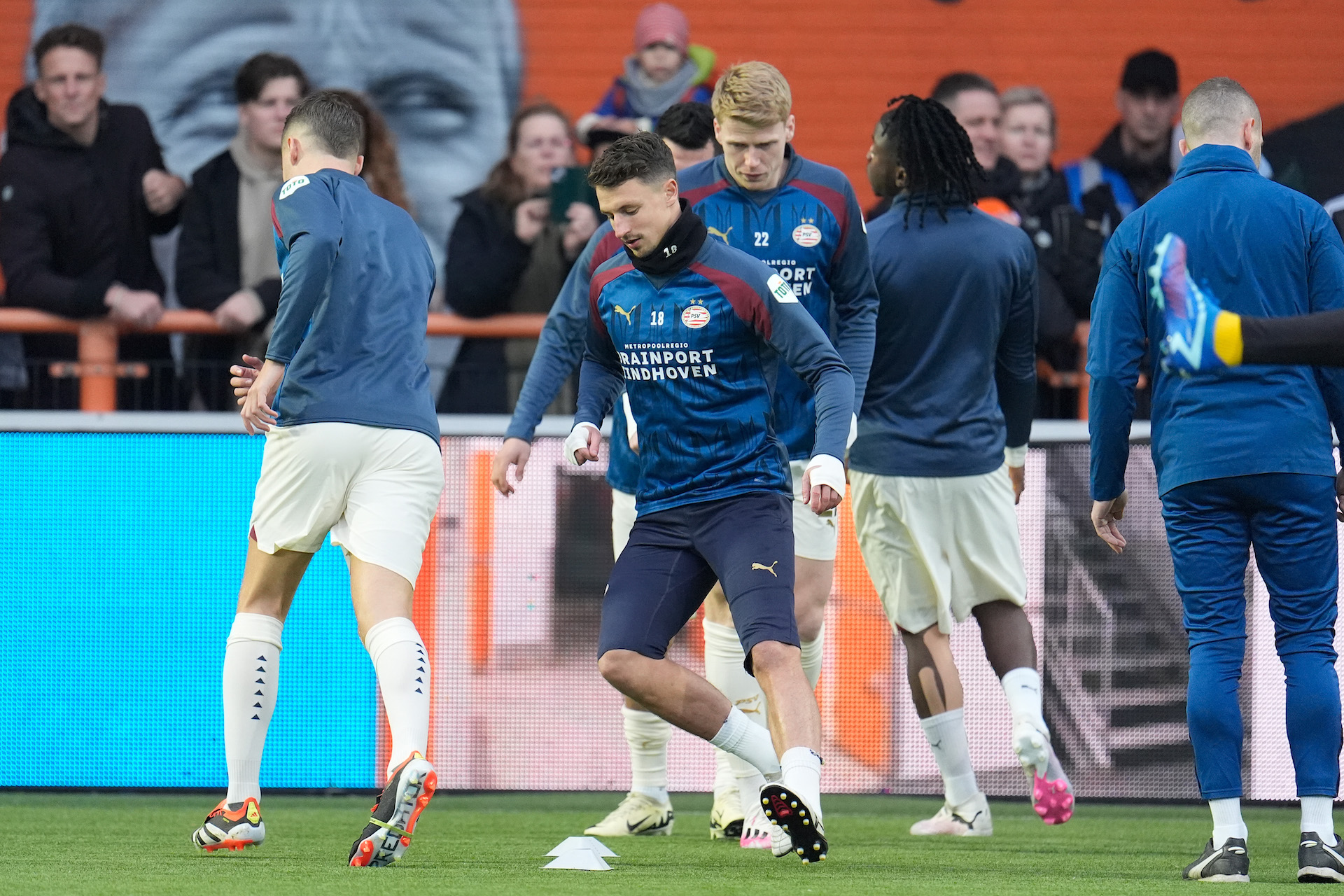 Nog tien minuten tot de aftrap!