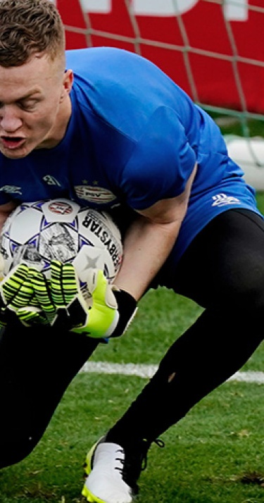 Yanick van Osch staat voor rentree bij Jong PSV