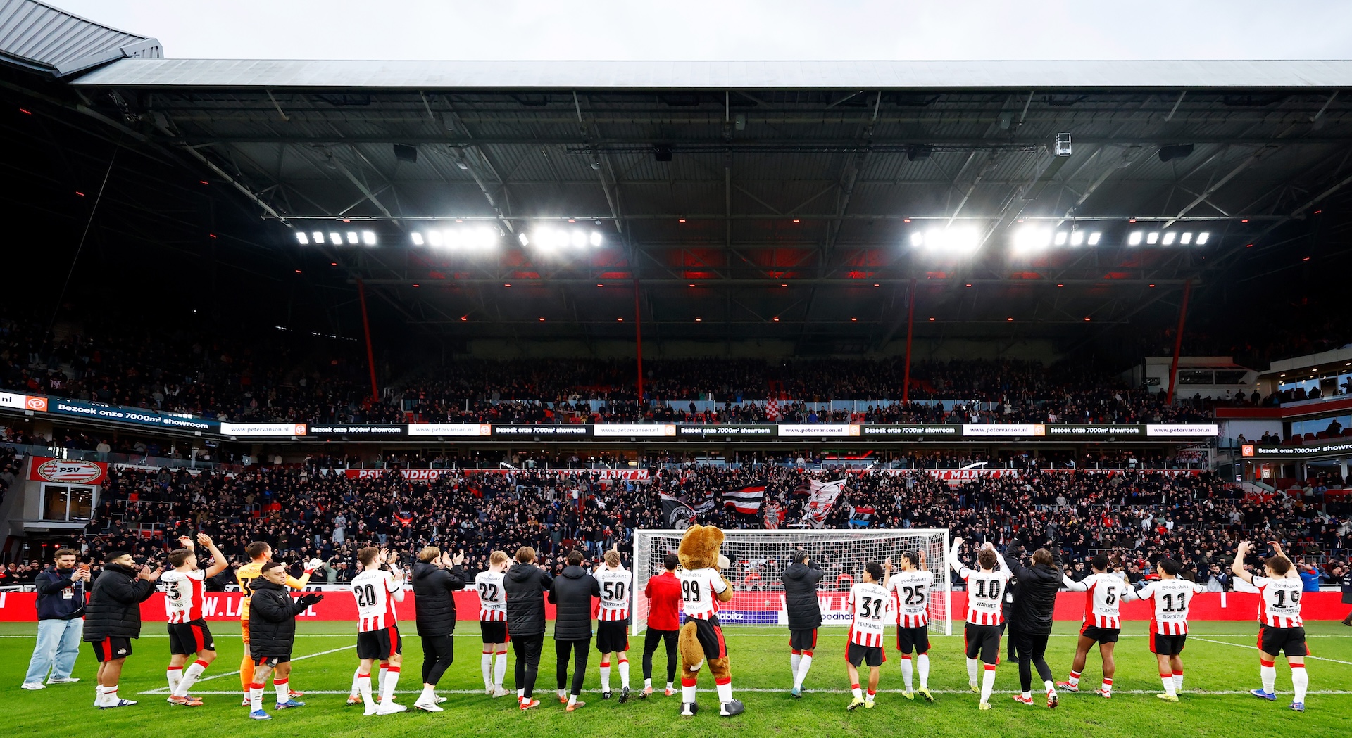 Nieuws | Energiedirect neemt afscheid van PSV met eerbetoon aan fans in Walk of Fame