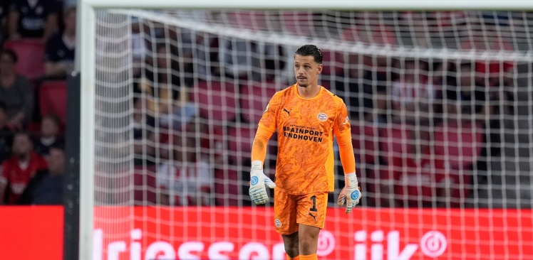 Persconferentie | 'Nick start morgen, hij heeft het verdiend' 