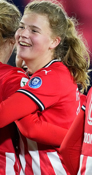 PSV Vrouwen boekt ruime zege in debutantenbal