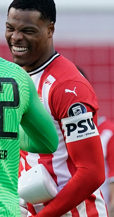 Dumfries blij ‘maar geven de wedstrijd bijna weg’