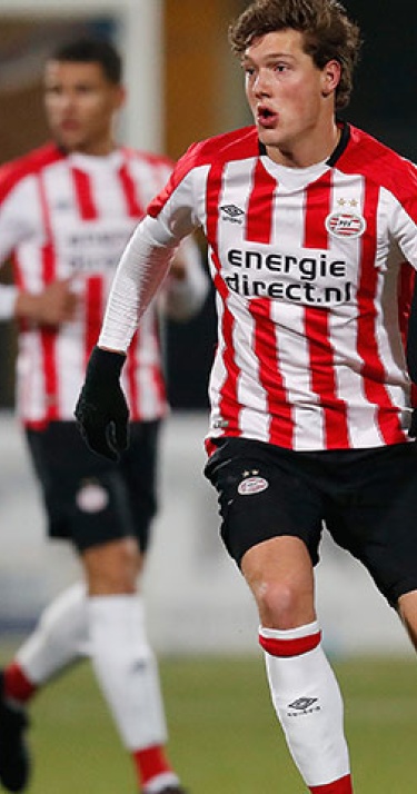 Wereldgoal Lammers helpt Jong PSV aan zege