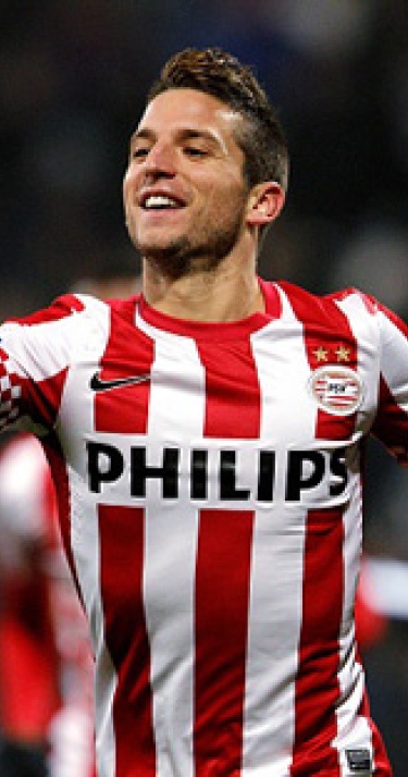 Mertens maakt mooiste goal van januari