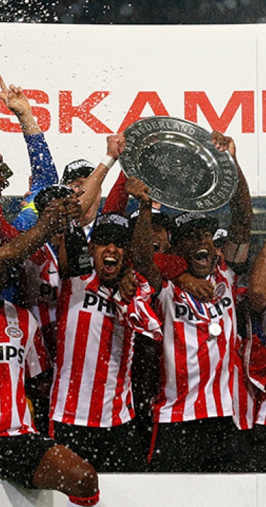 PSV gehuldigd in het Philips Stadion