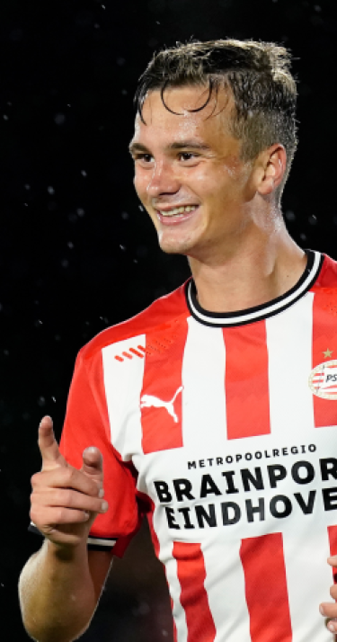 Jong PSV wint overtuigend van Telstar