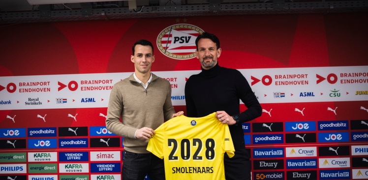 Contractnieuws | PSV langer door met doelman Tijn Smolenaars