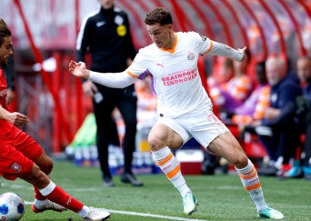Nabeschouwing | PSV geeft winst uit handen in de slotfase 