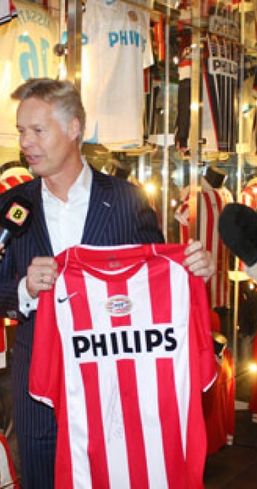 &lsquo;Milan-shirt&rsquo; Lucius voor PSV na veiling Giro555