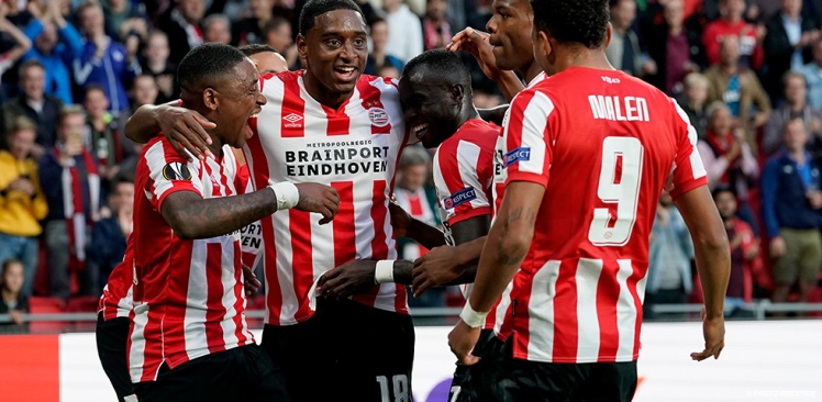 PSV begint Europa League met 3-2 zege