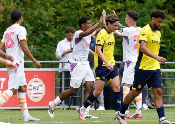 Preparación | El PSV vence por 7-3 al Royale Union Saint-Gilloise en 150 minutos