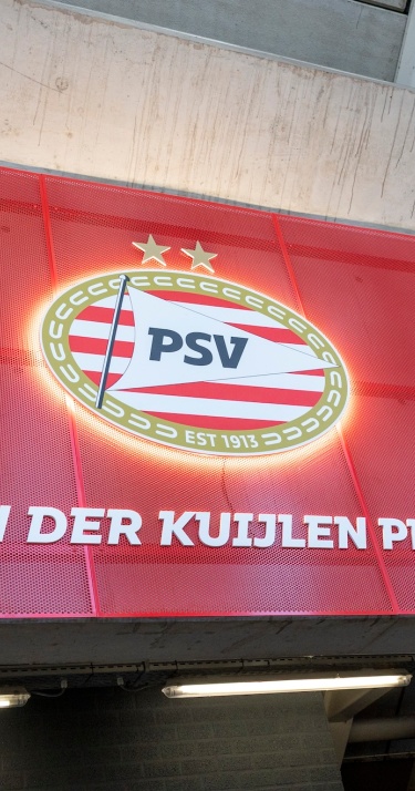 Nieuws | PSV opent Willy van der Kuijlen-promenade als blijvend eerbetoon aan Mister PSV