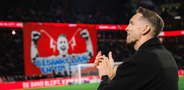 Persconferentie | Luuk de Jong blikt voor een laatste keer terug op zijn PSV-tijd 