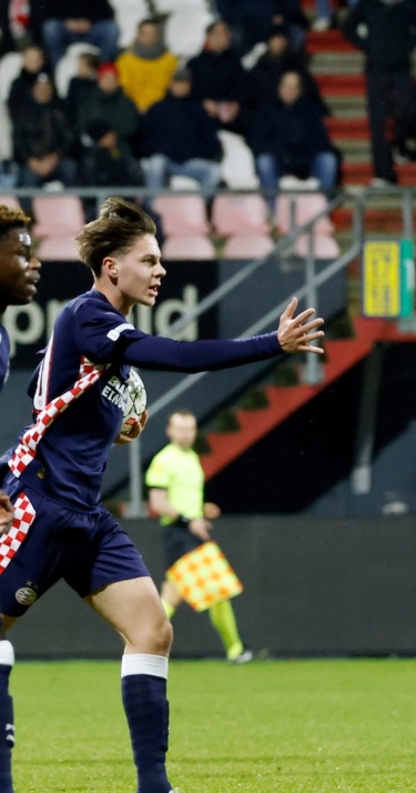 Wedstrijdverslag | Jim Koller schiet Jong PSV voorbij FC Emmen 