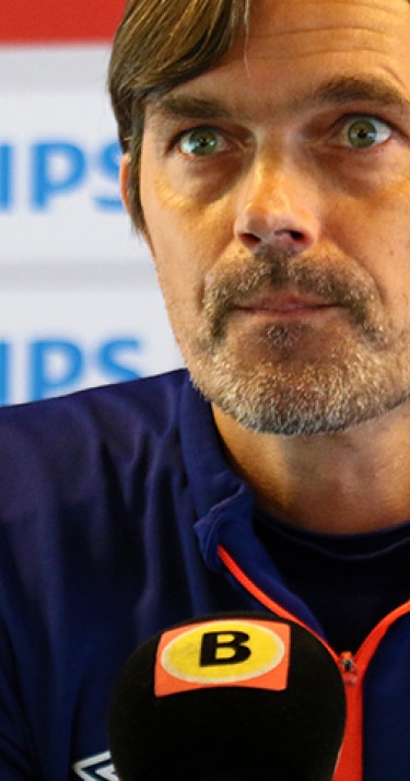 Cocu over N.E.C. - PSV: &lsquo;Hij weet hoe wij werken&rsquo;