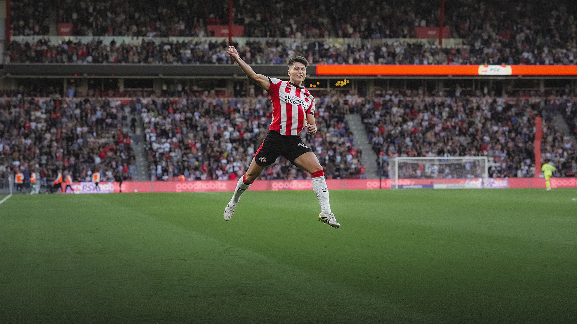 Zijn eerste officiële in het rood-wit